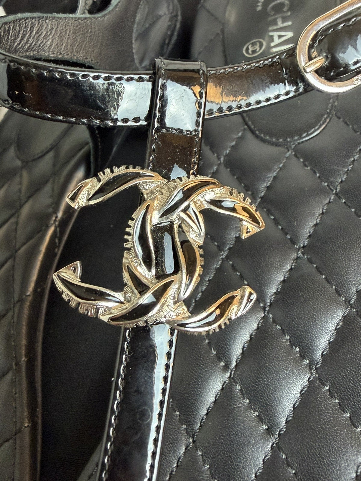CHANEL Quilted CC Thong Sandals T-Strap Size 40