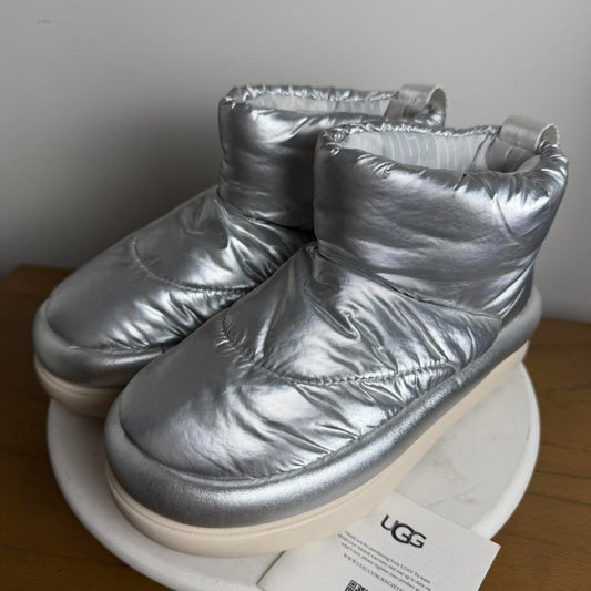 UGG silver metallic high top boots Size US 7 #shearling #winterboots