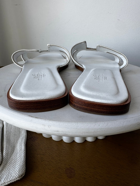 Hermes’ Oran Slides Size 39