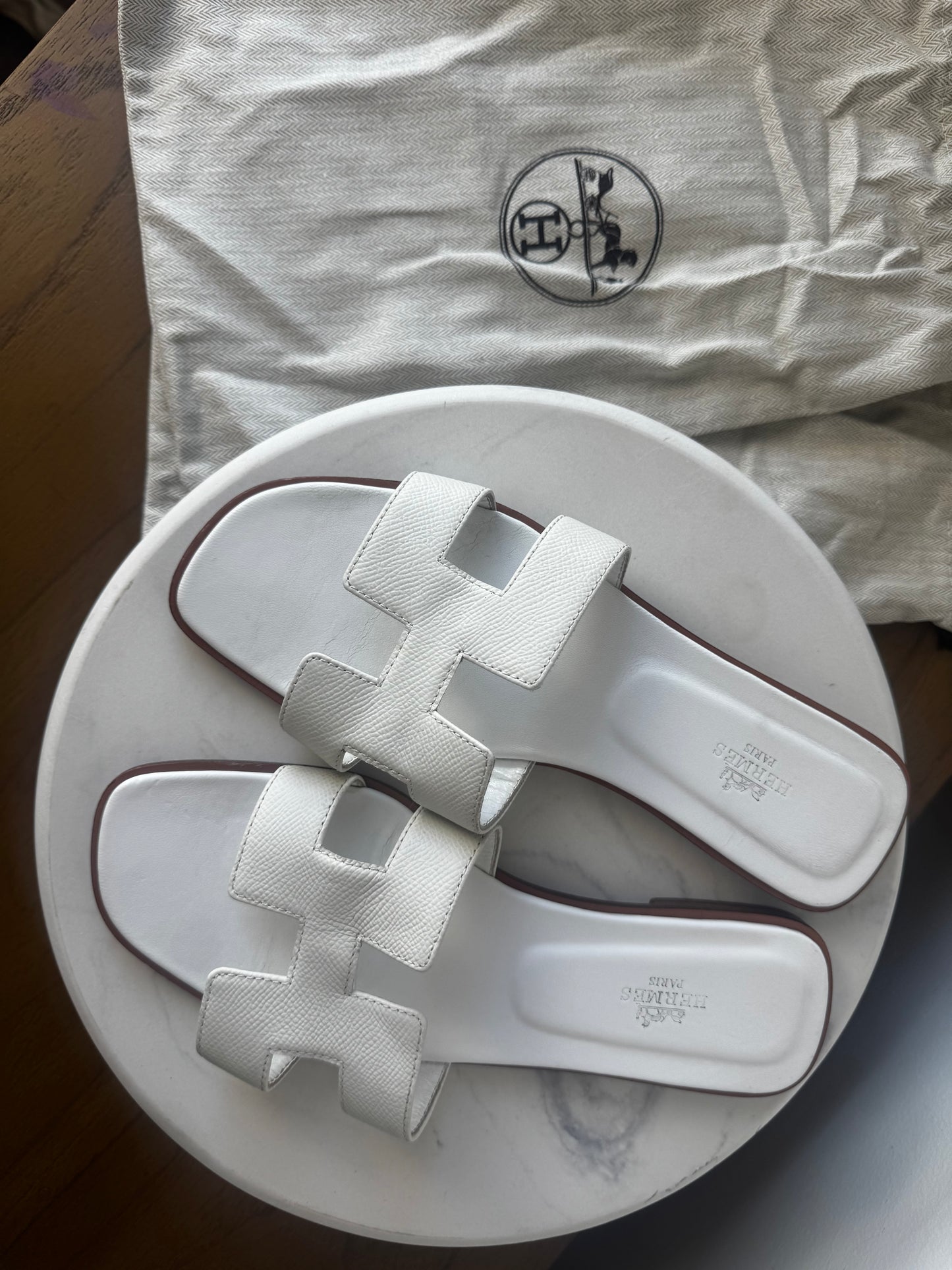 Hermes’ Oran Slides Size 39