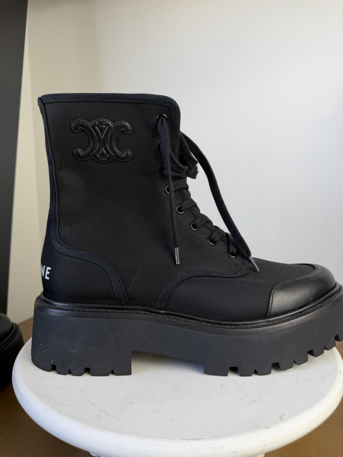 CELINE Men’s Black Combat Ankle Boots Lace-Up Lug Sole EU 41 BE1223