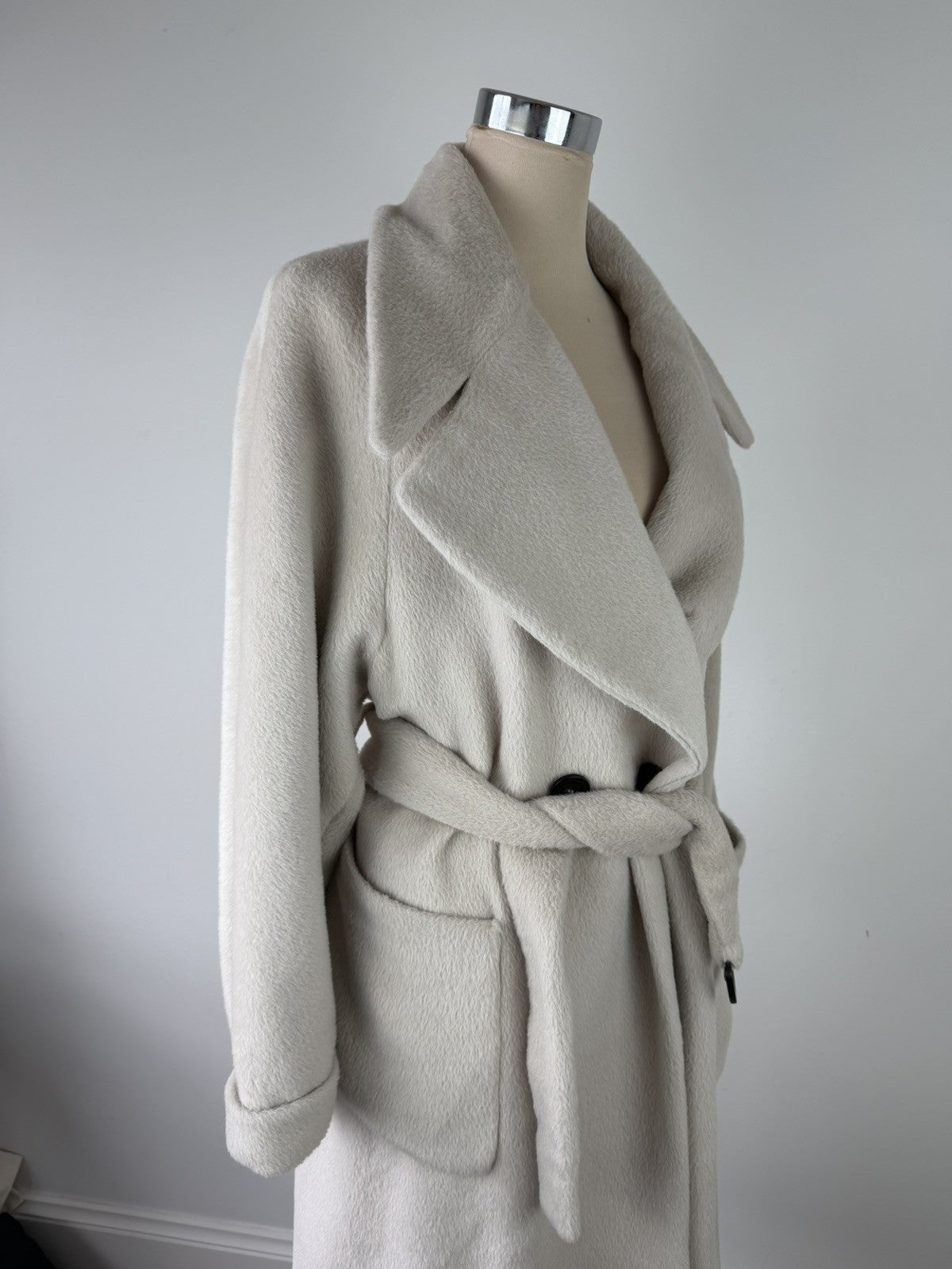 Emporio Armani Cream Alpaca & Virgin Wool Belted Wrap Coat – Size EU 38 / AU 8