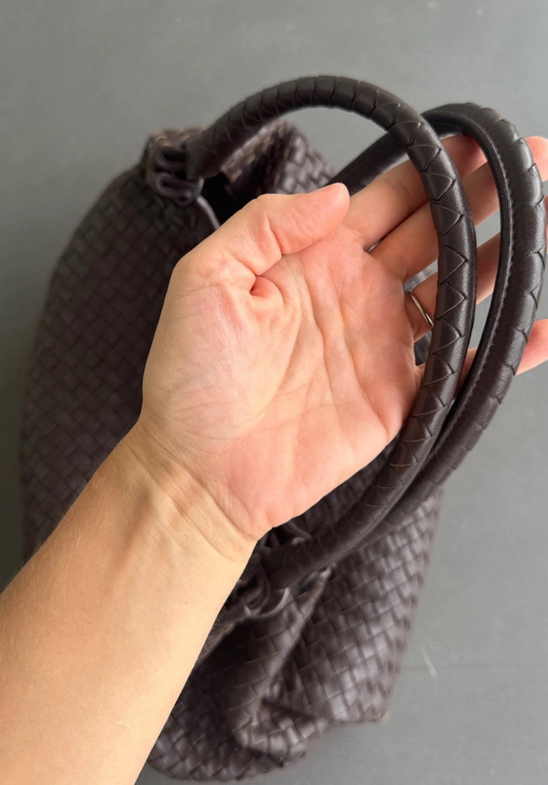  Bottega Veneta  Brown Intrecciato Woven Nappa Leather Parachute Bag Large