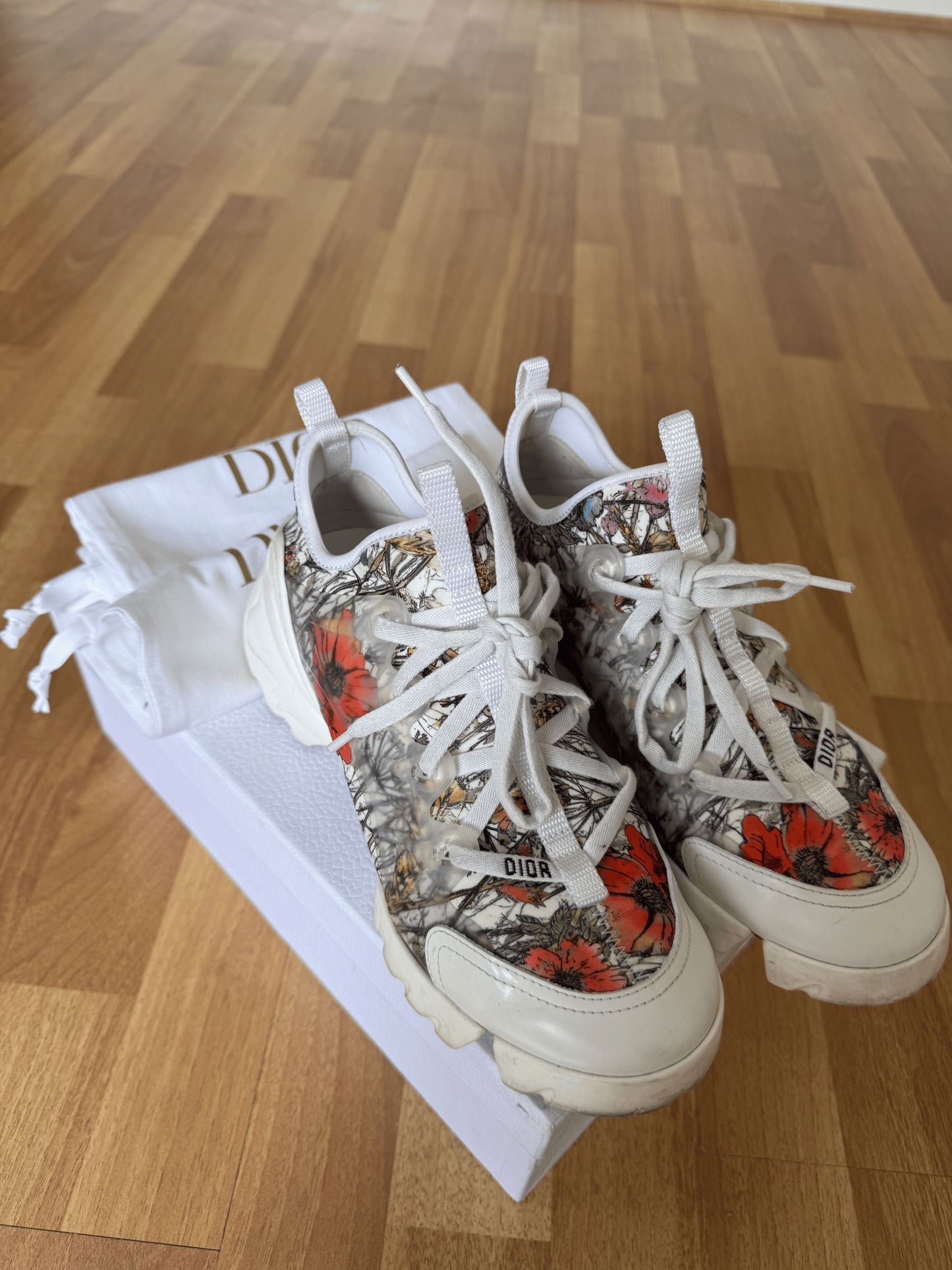 White Christian Dior floral trainers #DiorTrainers seasonal size 37