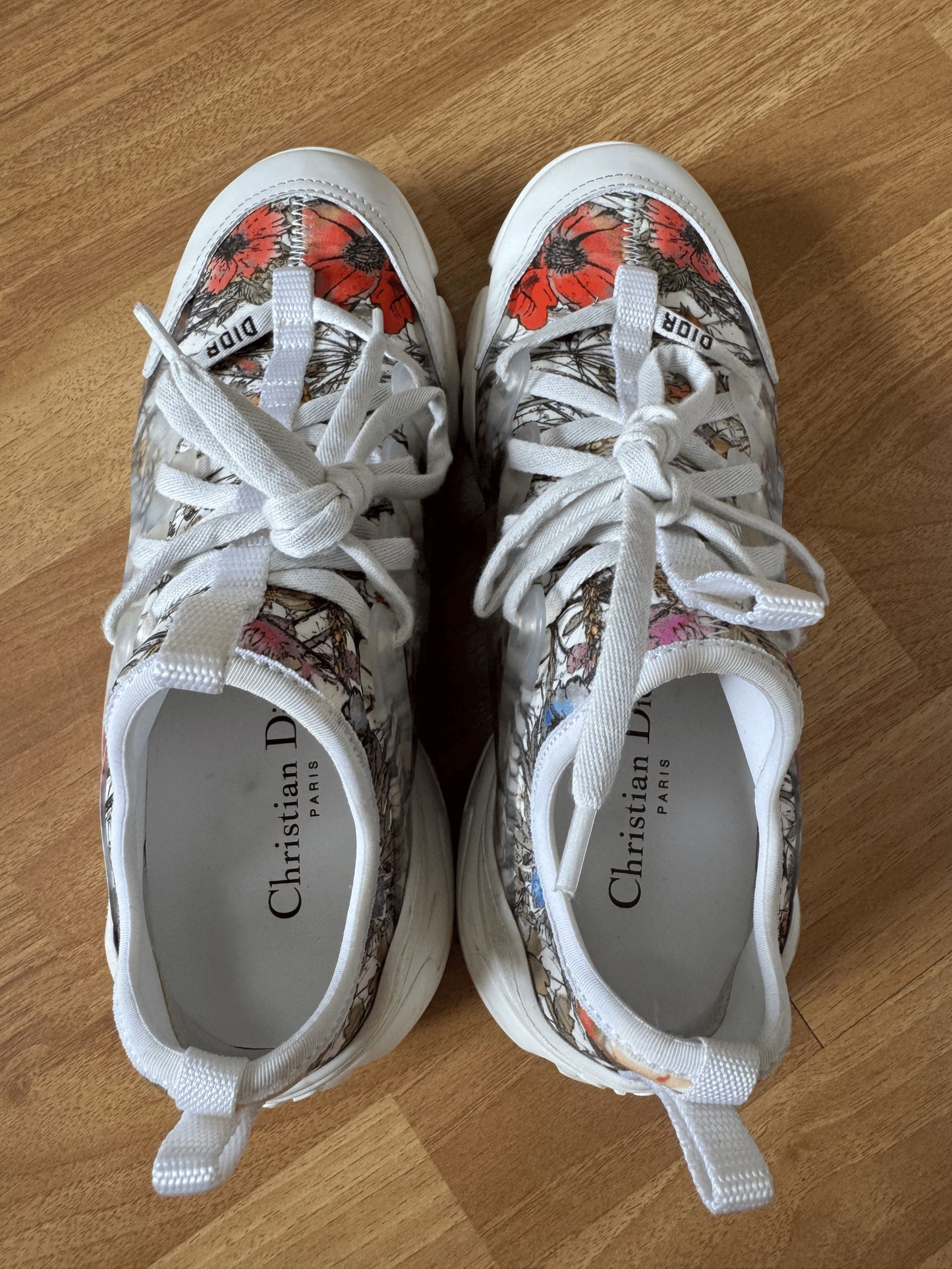 White Christian Dior floral trainers #DiorTrainers seasonal size 37