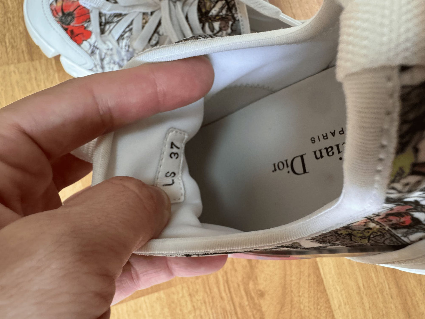 White Christian Dior floral trainers #DiorTrainers seasonal size 37