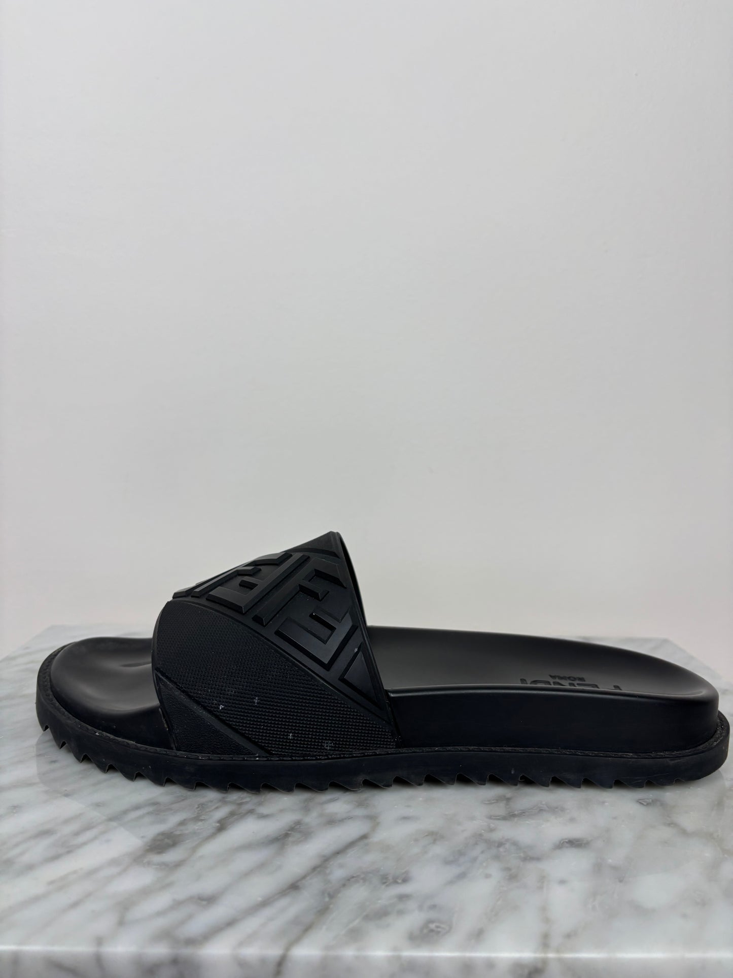 Fendi men slides black