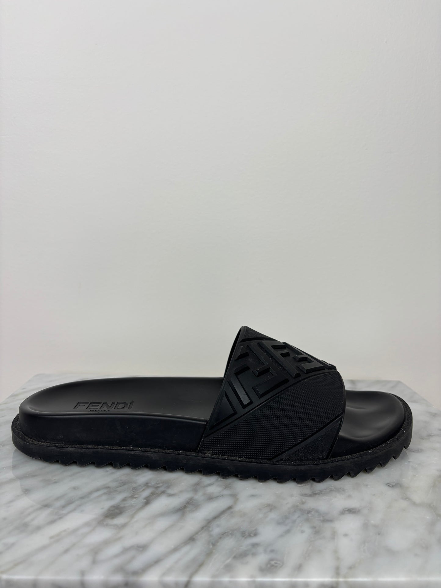 Fendi men slides black