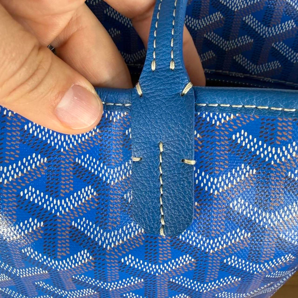 Goyard Artois MM blue tote bag with white geometric pattern #luxury #designer