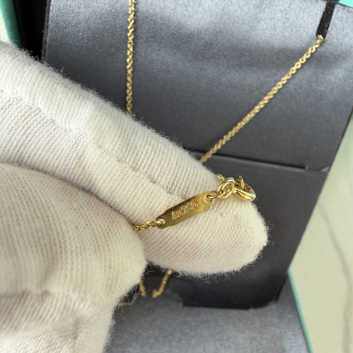 Tiffany & Co. 18ct Yellow Gold Heart Tag Pendant Necklace Cable Chain Signed