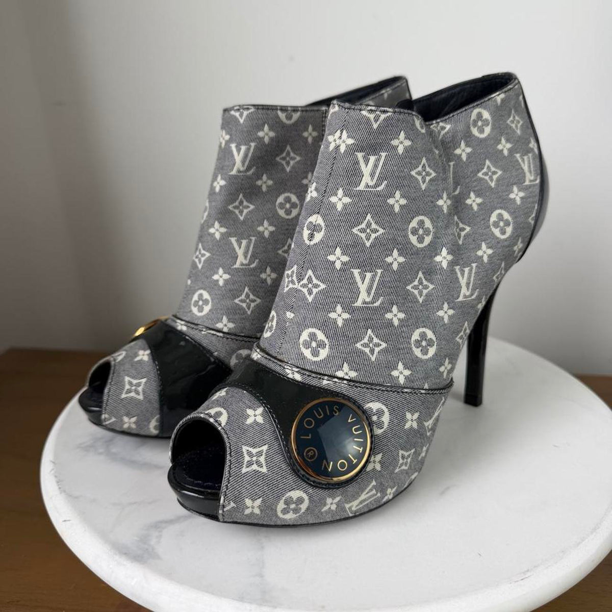 Louis Vuitton Idylle Peep Toe Ankle Boots Size 36