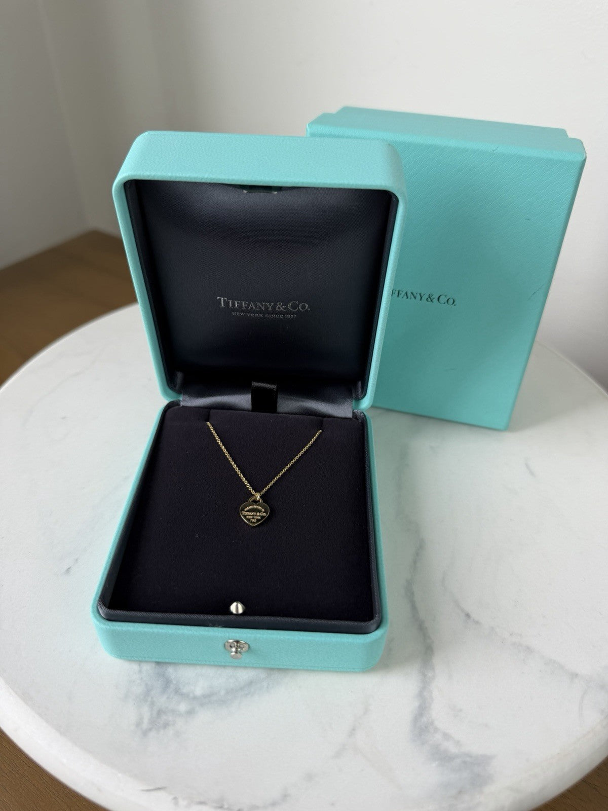 Tiffany & Co. 18ct Yellow Gold Heart Tag Pendant Necklace Cable Chain Signed