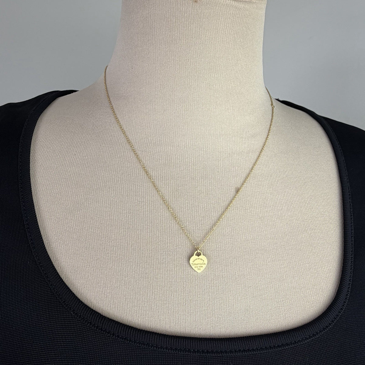 Tiffany & Co. 18ct Yellow Gold Heart Tag Pendant Necklace Cable Chain Signed