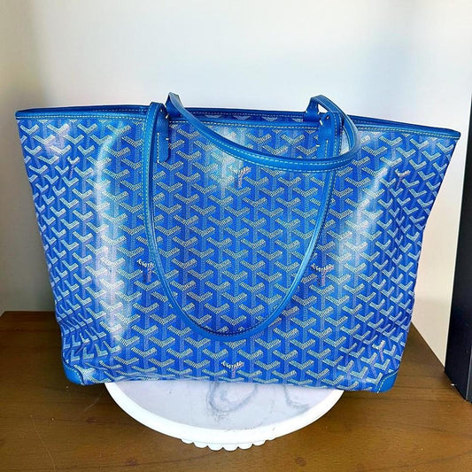 Goyard Artois MM blue tote bag with white geometric pattern #luxury #designer