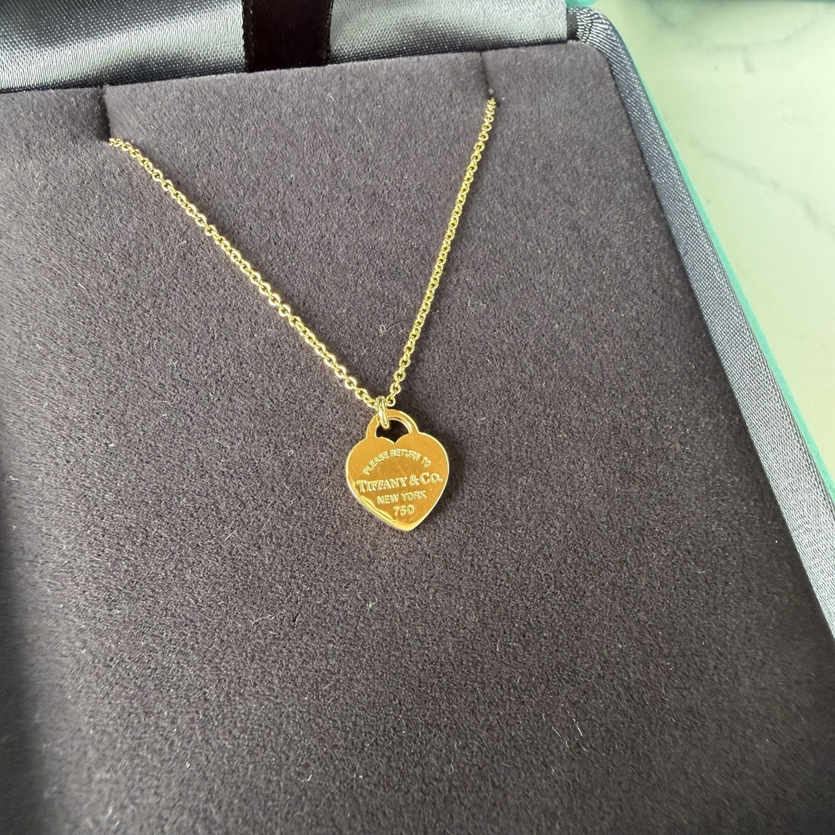 Tiffany & Co. 18ct Yellow Gold Heart Tag Pendant Necklace Cable Chain Signed
