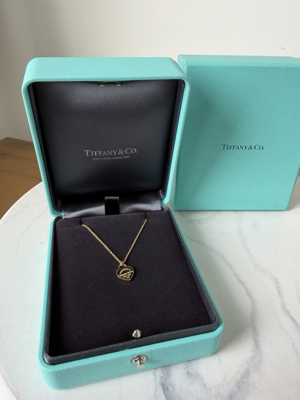 Tiffany & Co. 18ct Yellow Gold Heart Tag Pendant Necklace Cable Chain Signed