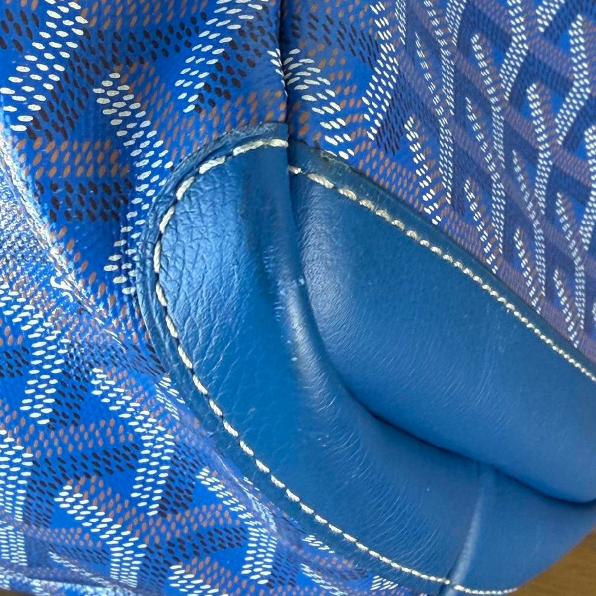 Goyard Artois MM blue tote bag with white geometric pattern #luxury #designer